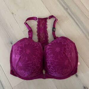 NWT Victoria's Secret Lace Push Up Bra 34DDD
